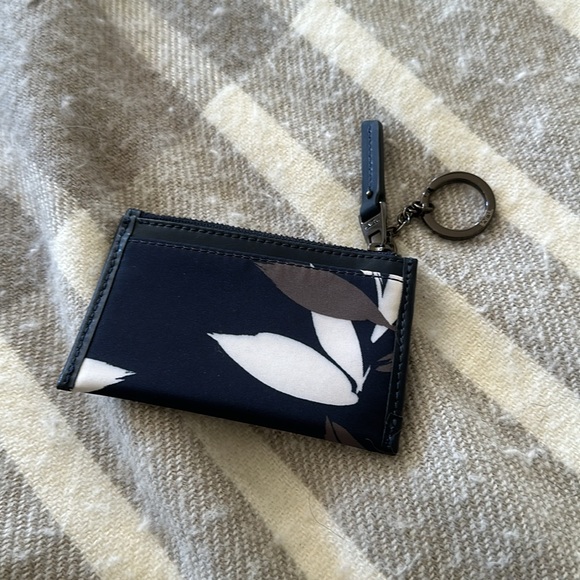 NWOT Tumi Zip card with key chain - Picture 2 of 4